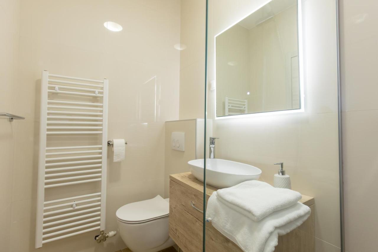 Apartmani I Sobe Pejacevic Осиек Екстериор снимка